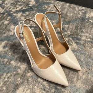 Express pointed toe heel
